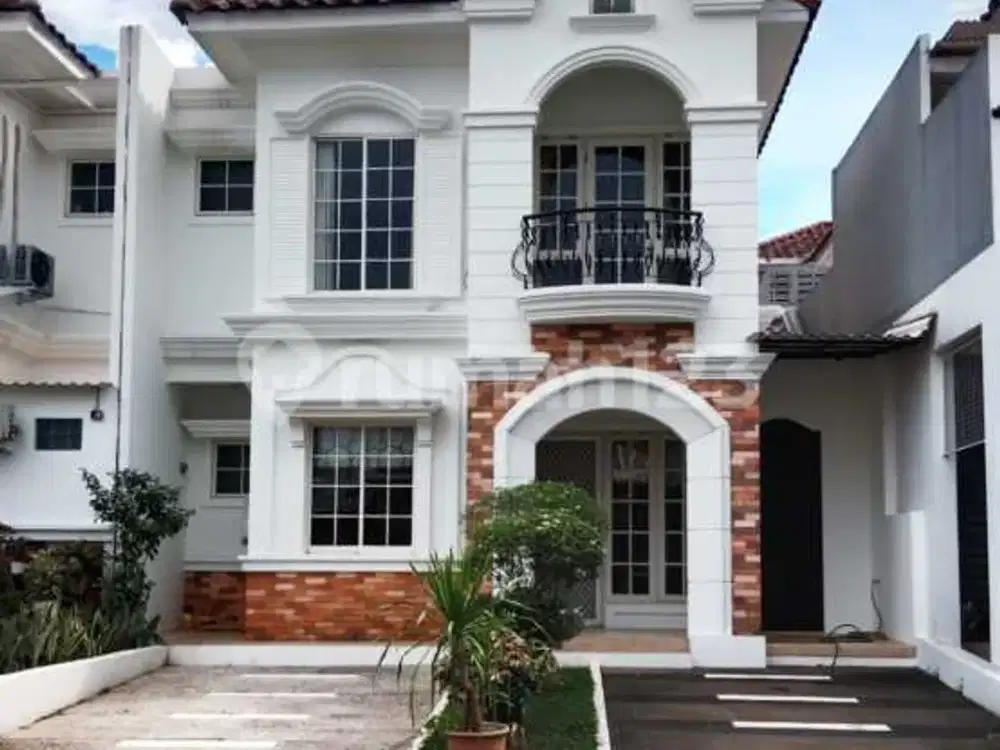 Disewakan Rumah Bagus Semi Furnished di BSD The Green Tangerang