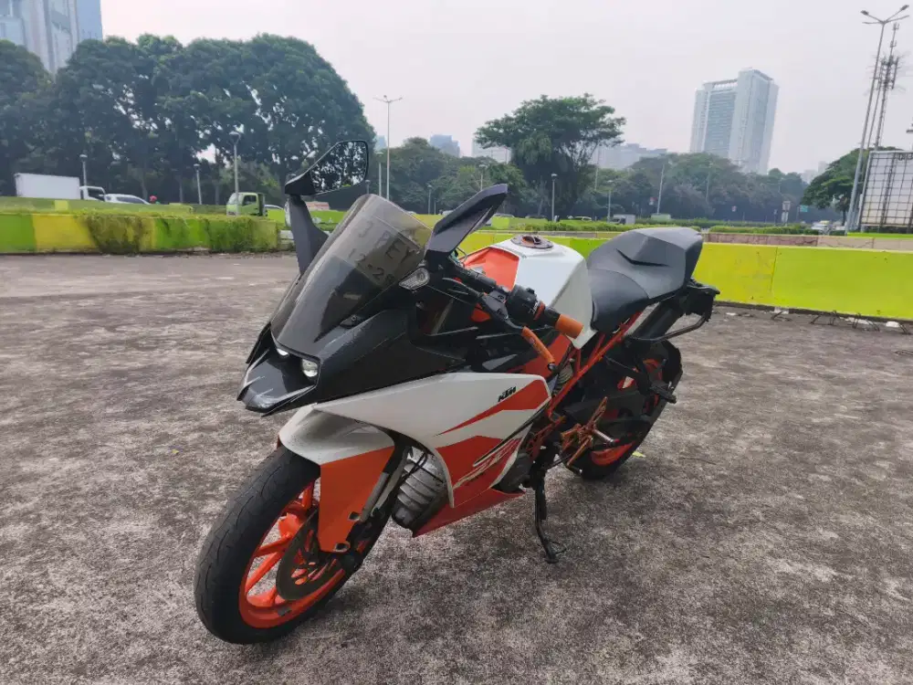 KTM RC200 2017 Putih Tangan Pertama Surat Lengkap