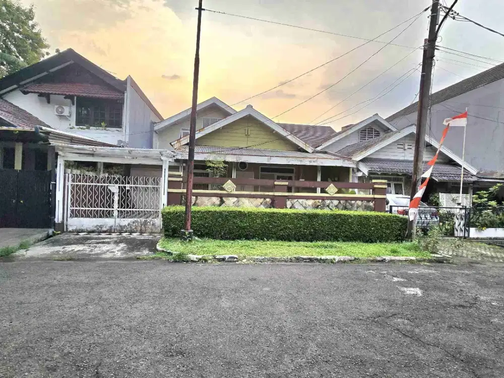 Dijual rumah lokasi strategis jarang ada di Sektor 2 Bintaro