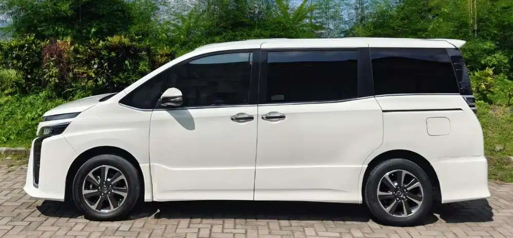 Toyota Voxy 2018 Bensin