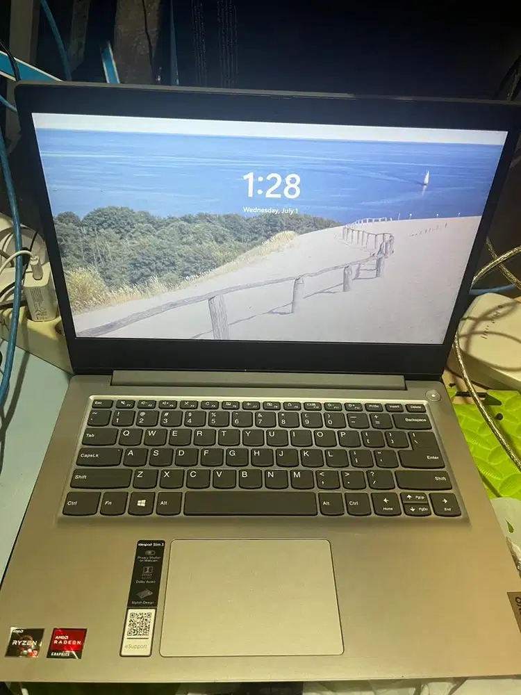 Laptop Lenovo Ideapad Slim 3 Ryzer 3 Ram 8 SSD NVME 256