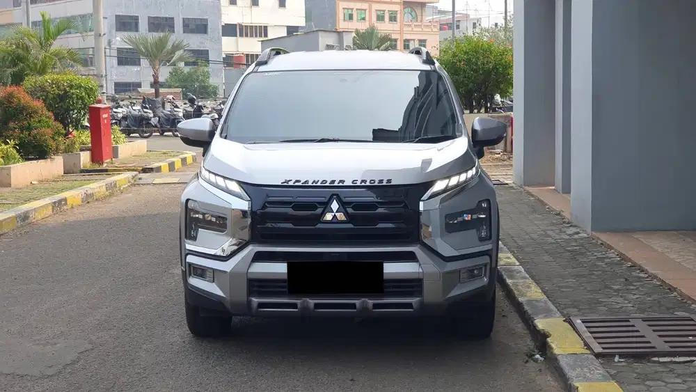 Mitsubishi Xpander Cross Premium Plus 1.5 CVT Camera 360 2024 Like New