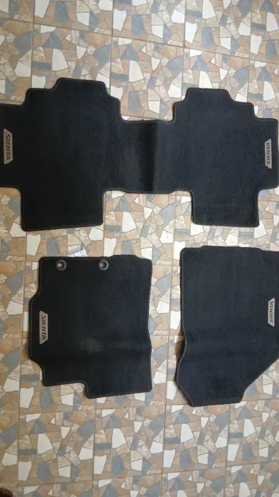 Karpet Lantai Bludru Ori, Mobil Toyota Sienta