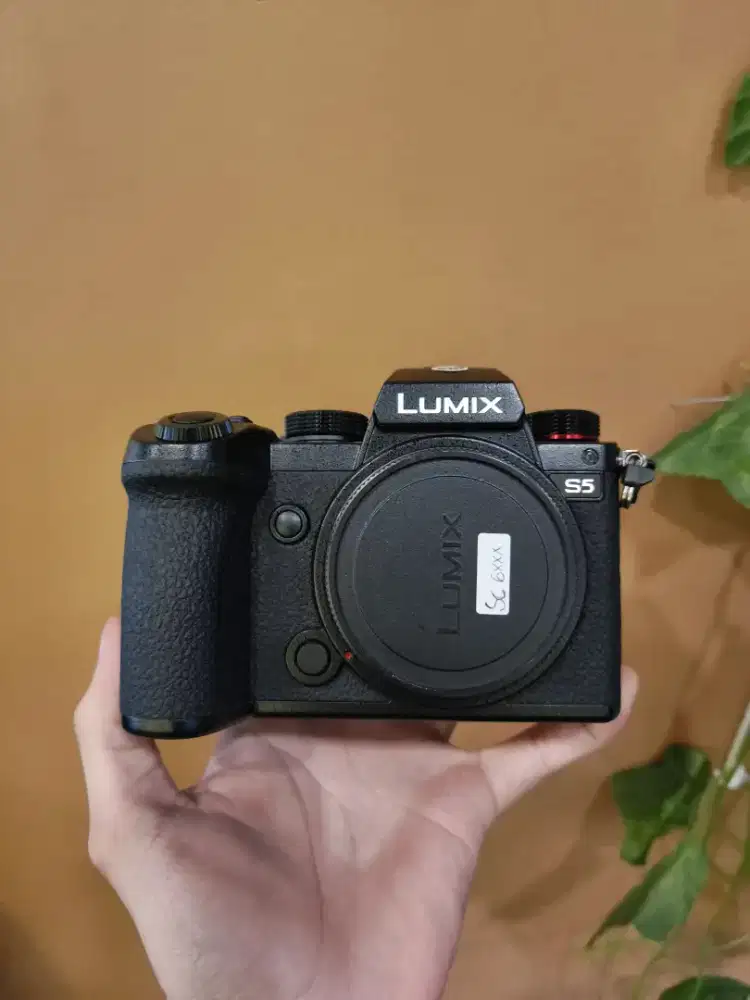 Kamera Panasonic Lumix S5 Body Only. SC 6ribu. Fullset Box