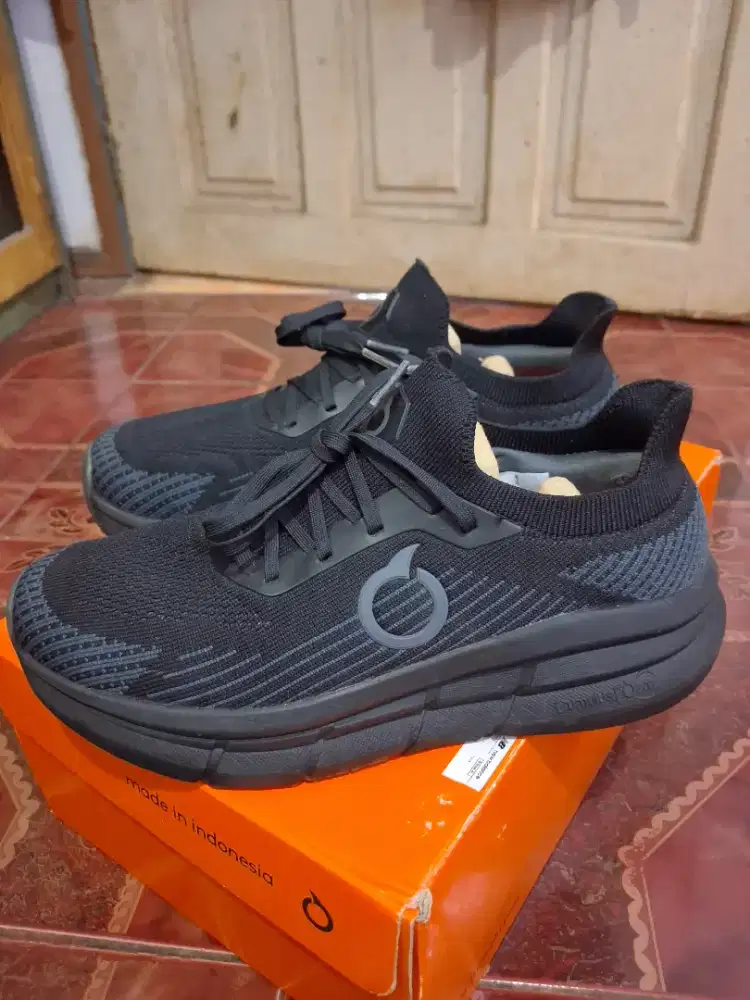 Sepatu Running Ortuseight
