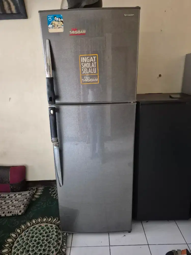 Kulkas 2pintu sharp jumbo orisinil segel