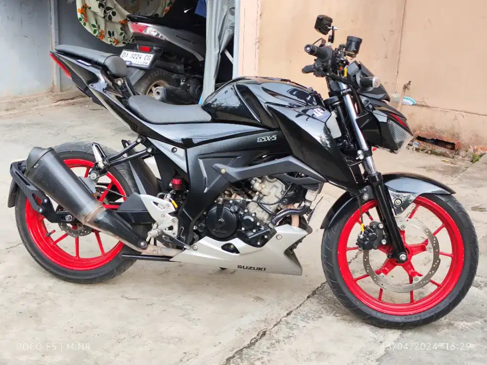 Suzuki GSX S150 2018 Hitam