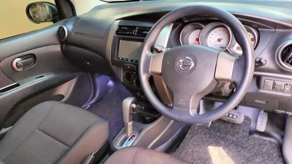 Nissan Livina X Gear 2011 Matic