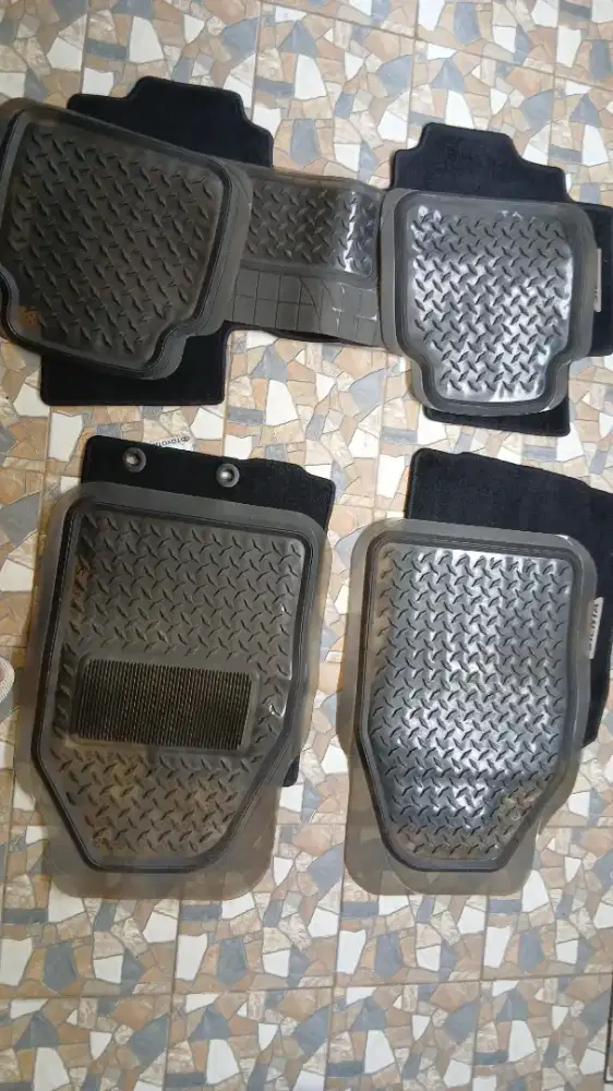 Karpet lantai karet untuk mobil, universal