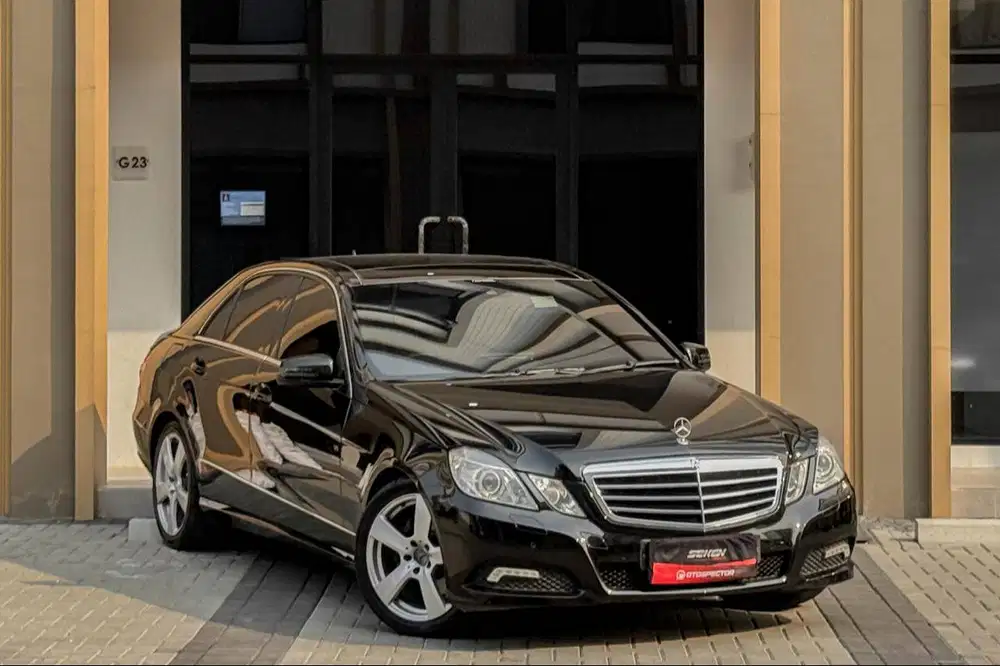 Mercedes Benz E300 3.0 Mercy E 300 V6 Avantgarde Sunroof Panoramic AT