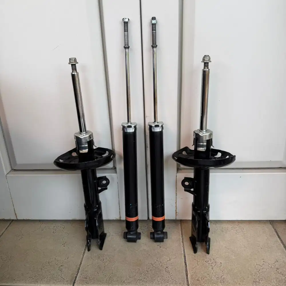 SHOCK BREAKER INNOVA ZENIX SKOK ZENIX ORIGINAL 2023  BEKAS