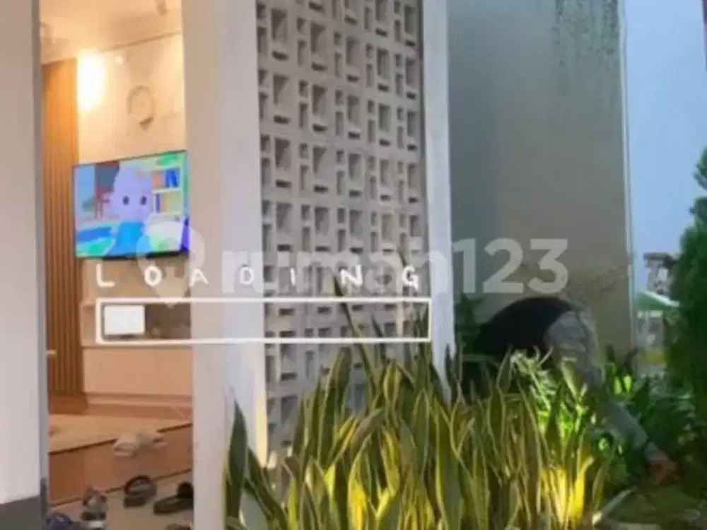 Rumah Cantik Ada Kolam Renang di Citra Land Cileungsi