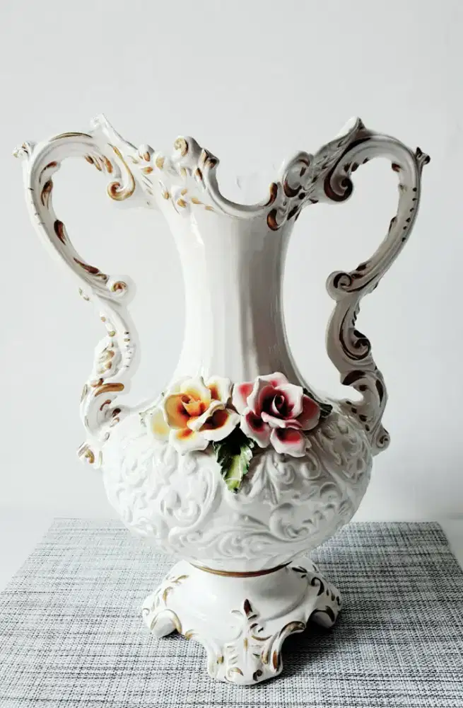 Guci Porcelain Two Handle Vintage Capodimonte Italy Guci Capodimonte