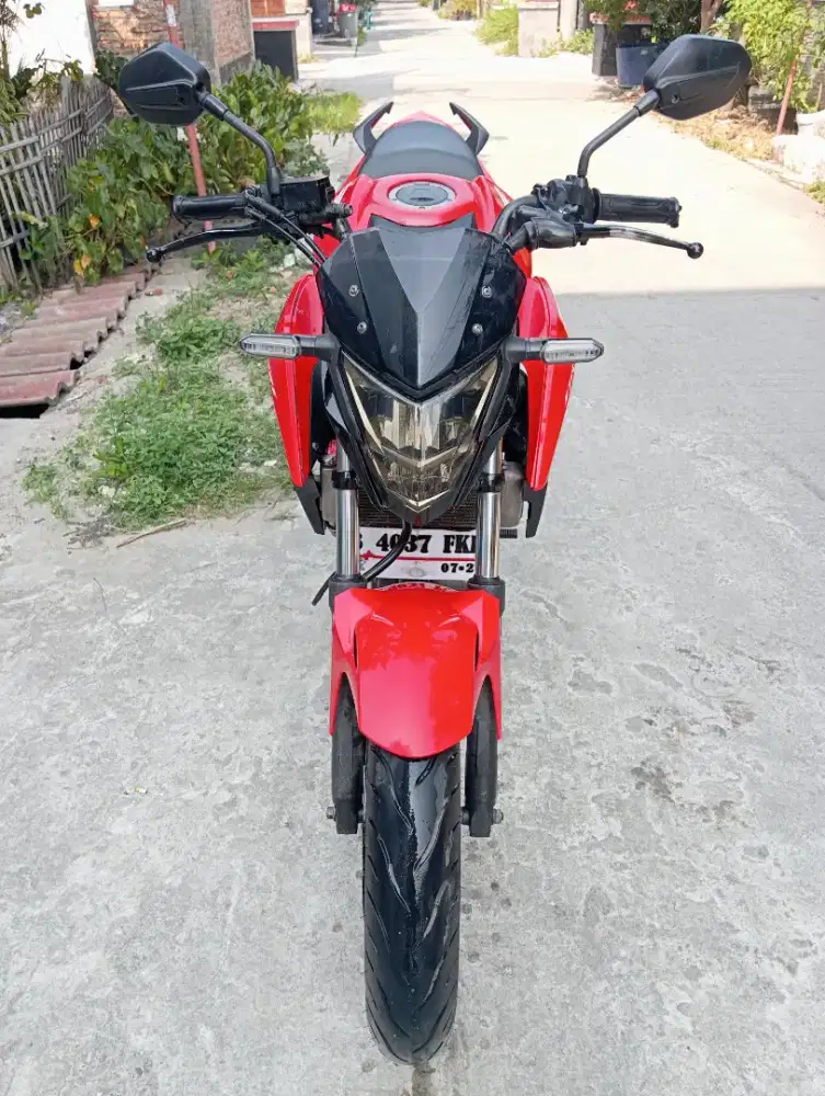 Honda CB 150 R, KM rendah, mesin segel