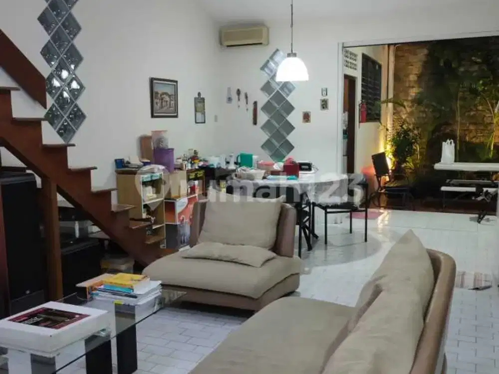 Rumah Bagus 2 Lantai Semi Furnished di Cimanggis Depok