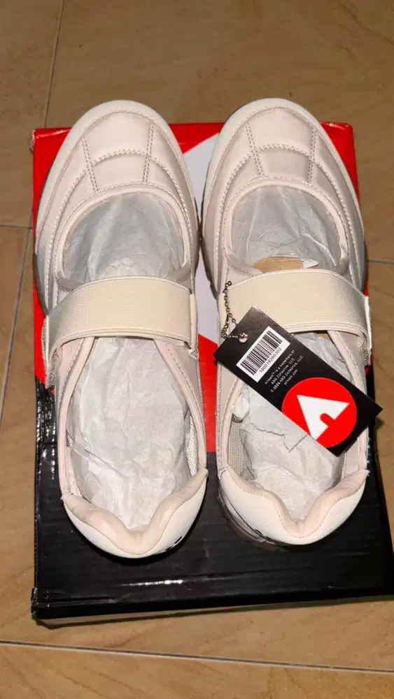 Sepatu air walk women