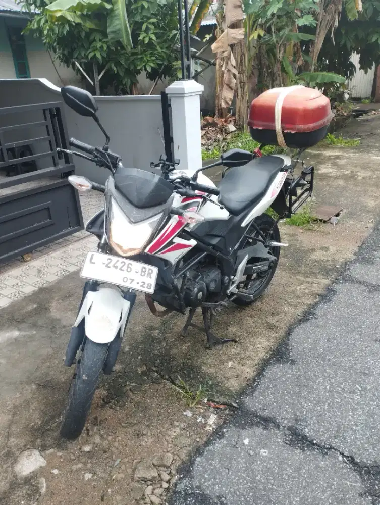 HONDA CB150R OLD STREET FIRE