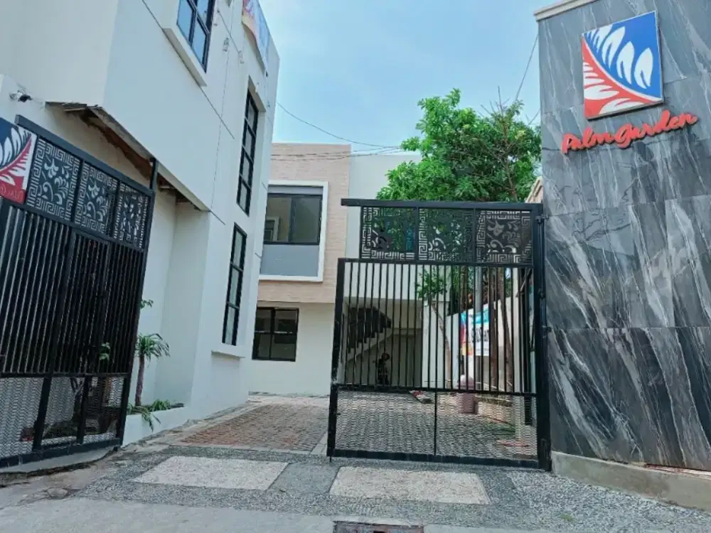Di Jual 8 Rumah dan Kavling Kosong di Palm Garden