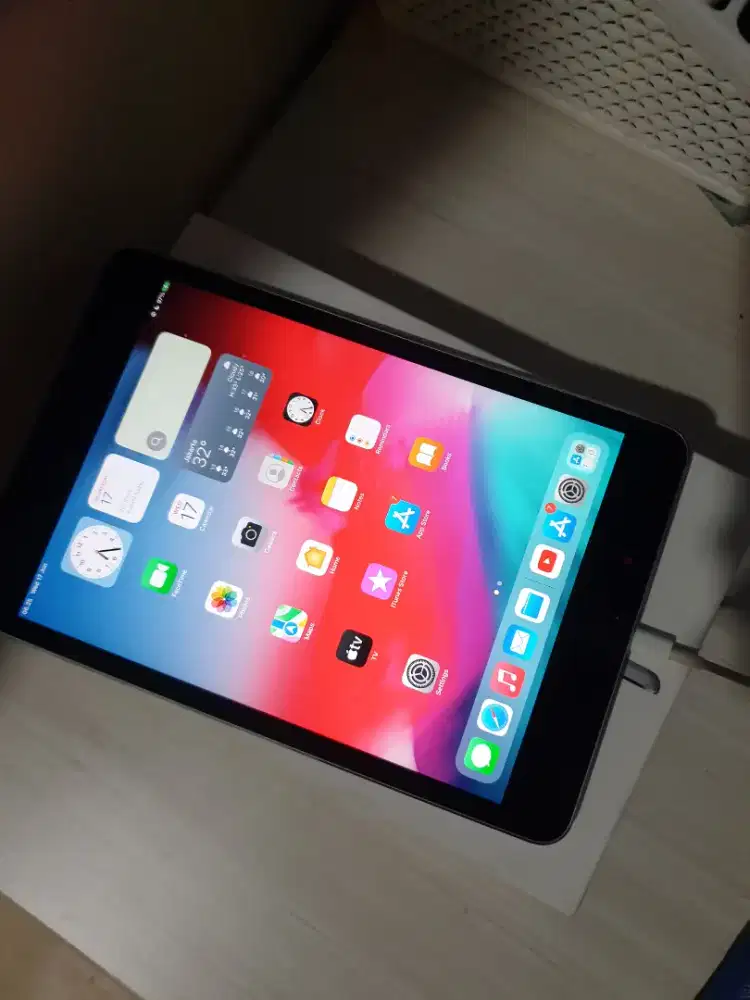 Ipad Mini 4, BOX, wifi only 128  mulus