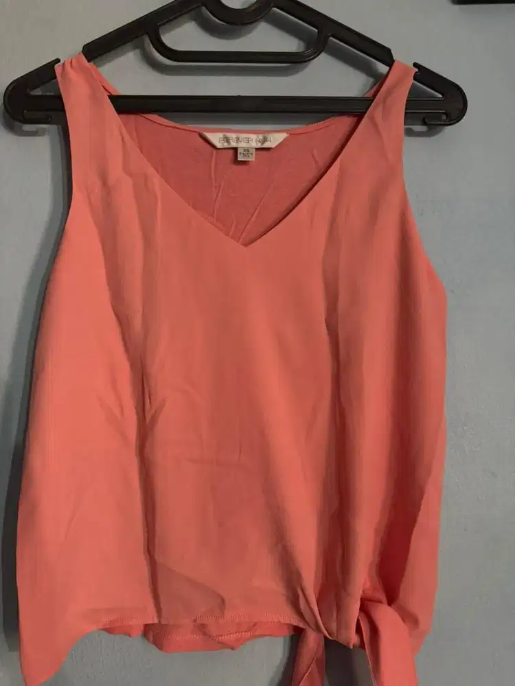 Baju second merk forever new