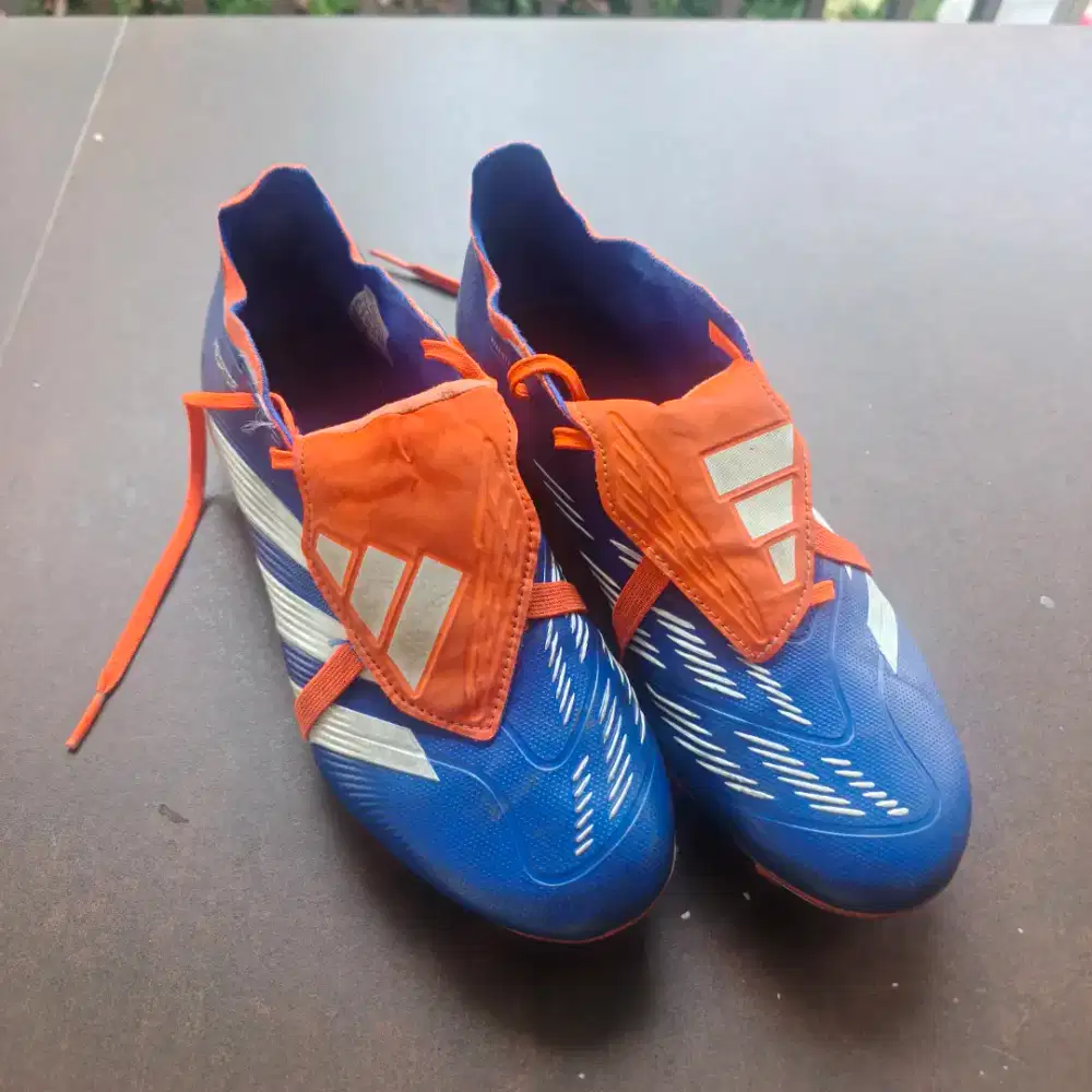 Sepatu Bola Adidas size 42