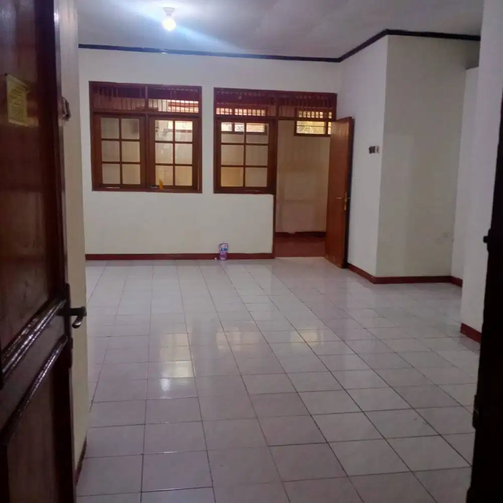 Disewakan Rumah 1 Lantai Di Pinggir Jalan Di Pratista Antapani