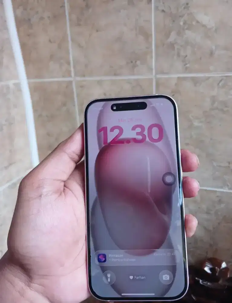 Fokus mahar iphone 15 basic
