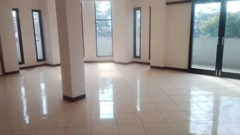 Disewakan Gedung Siap Pakai Hook Sayap Suci Dekat Terminal Cicaheum