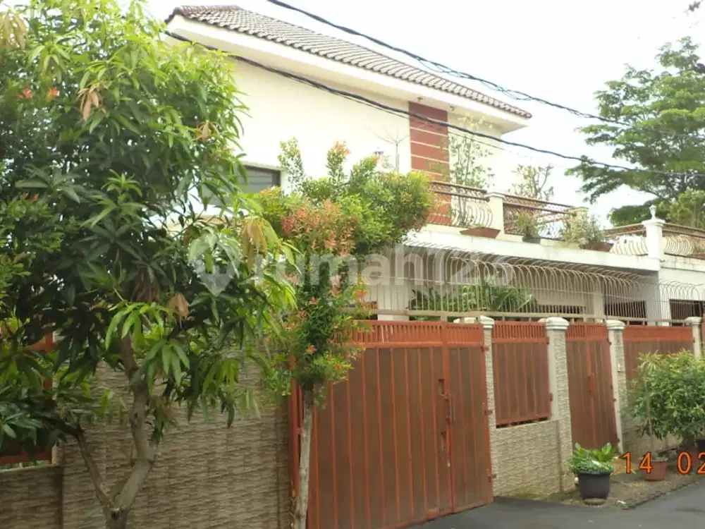 Rumah Siap Huni, Hoek, LT: 512, LB: 400, Pancoran Mas, Kota Depok