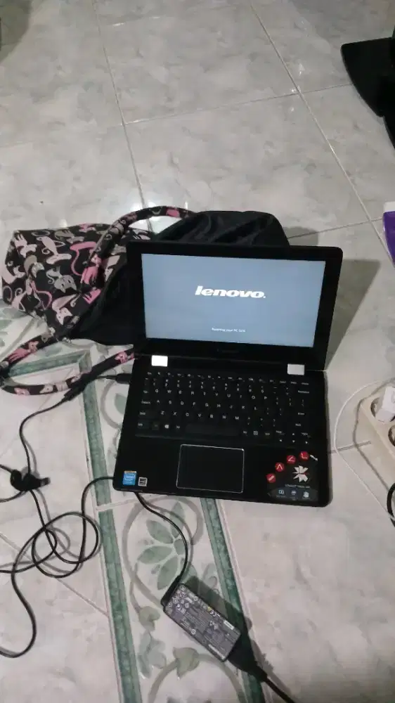 Laptop lenovo yoga 300