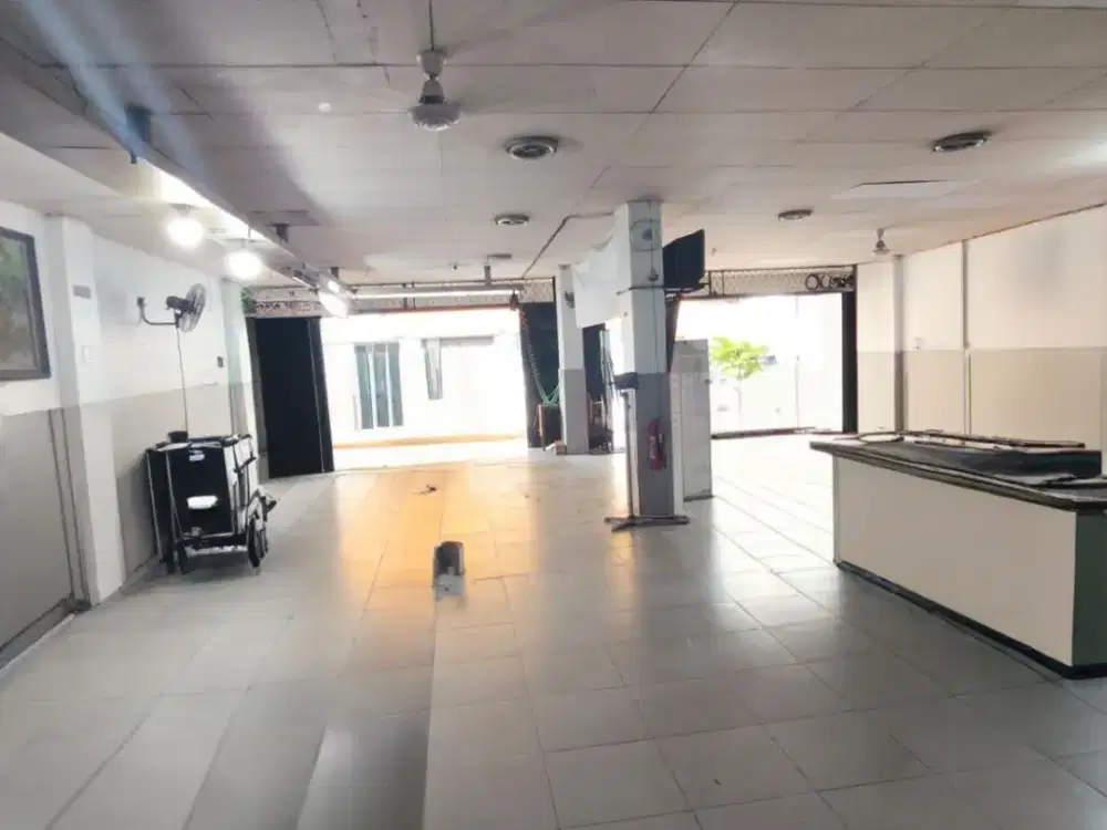 Dijual Banting Harga Ruko 3 Gandeng di Pasar Baru Jakarta Pusat, Lt.224m2, Sudah SHM