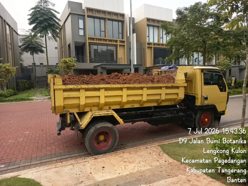 Jasa tanah urug dan buang puing