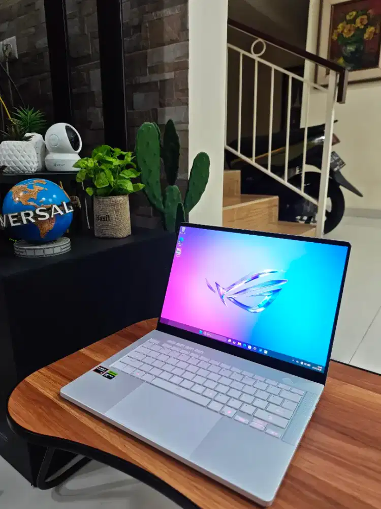 Laptop Asus ROG Zephyrus G14 GA403GM RTX5060 x rog msi nitro