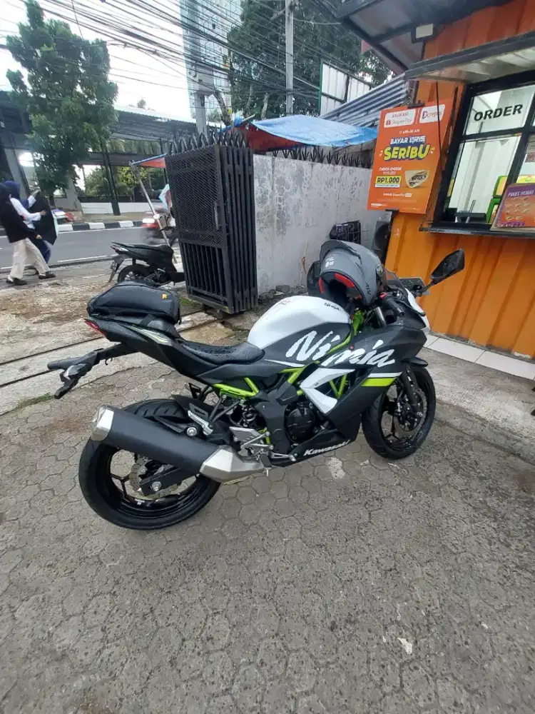 Kawasaki Ninja 250 SL Mono - Like new