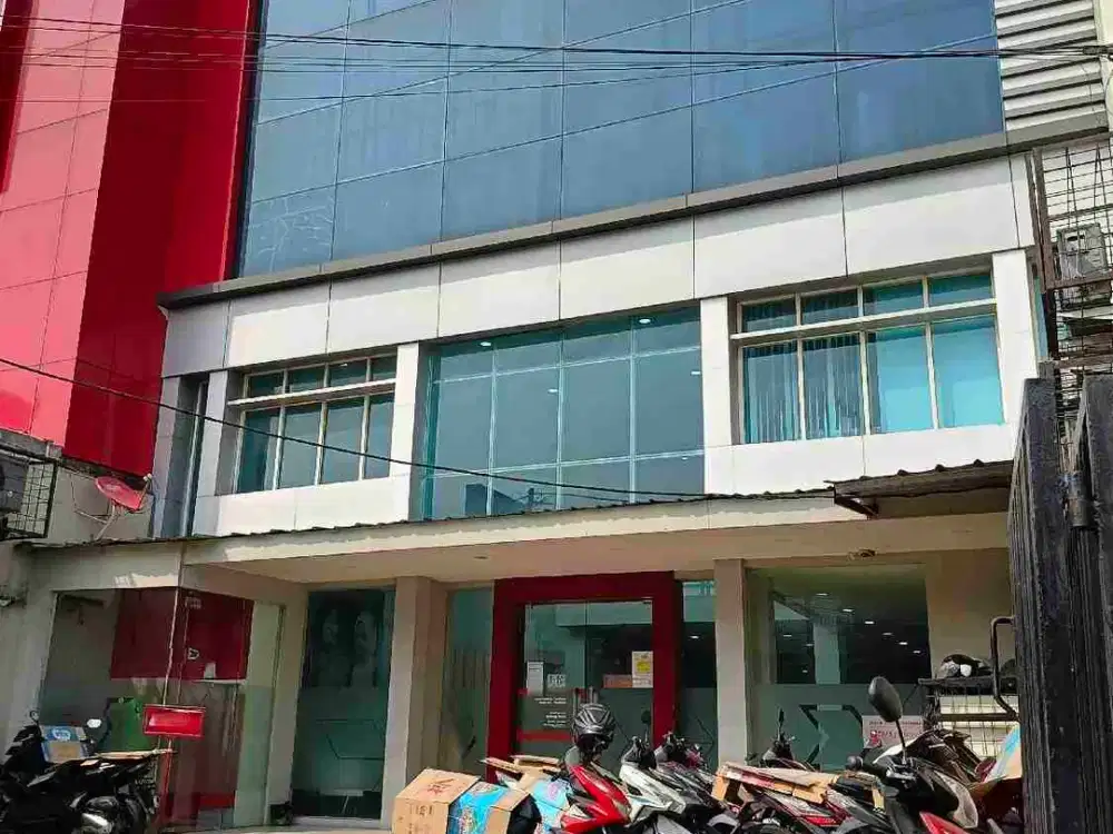 DISEWAKAN: Gedung Komersial 3 Lantai di Pusat Kota Pamulang