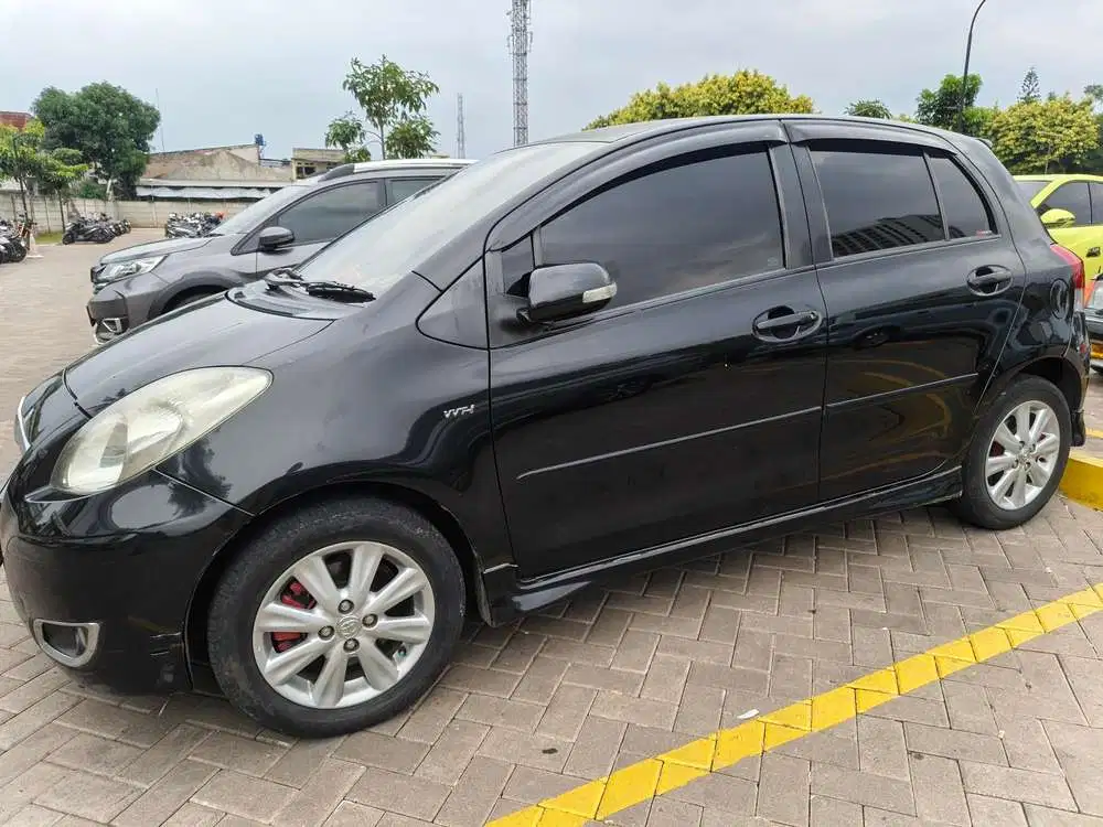 Toyota Yaris 2010 Bensin