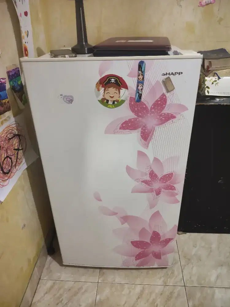 Kulkas 1 pintu  merk sharp