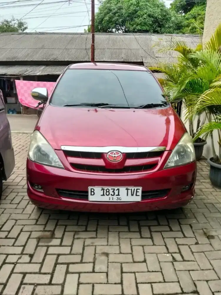 Toyota Kijang Innova 2004 Bensin
