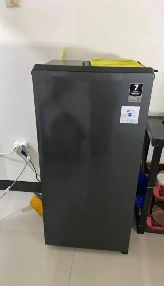 Jual Cepat Kulkas Aqua 1 Pintu belum 1 bulan pake