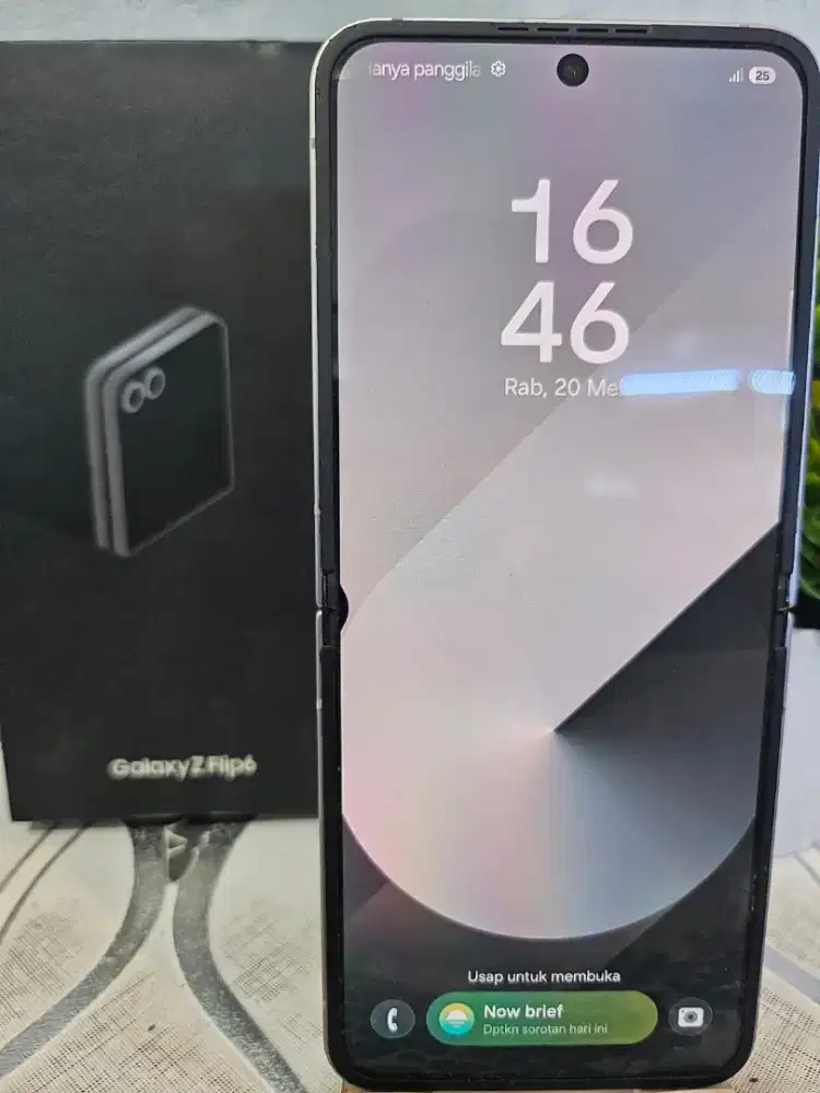 SAMSUNG Z FLIP 6 5G RAM 12/256GB ORIGINAL SEIN MULUS FULLSHET

TAMPILA