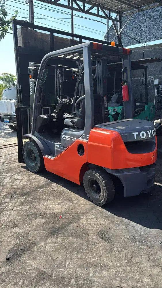 TOYOTA 2.5 TON MAST STD 3 METER UNIT NORMAL SIAP KERJA