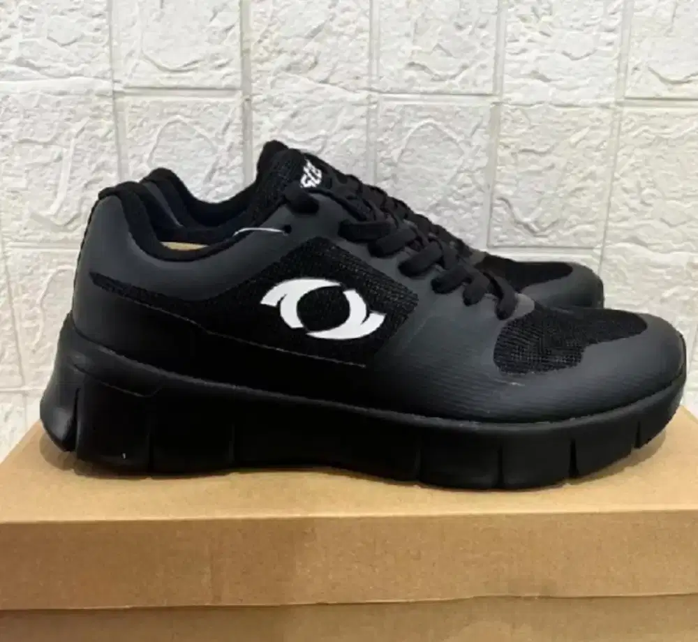 Sepatu hitam astec run size 41 dan 43 murah