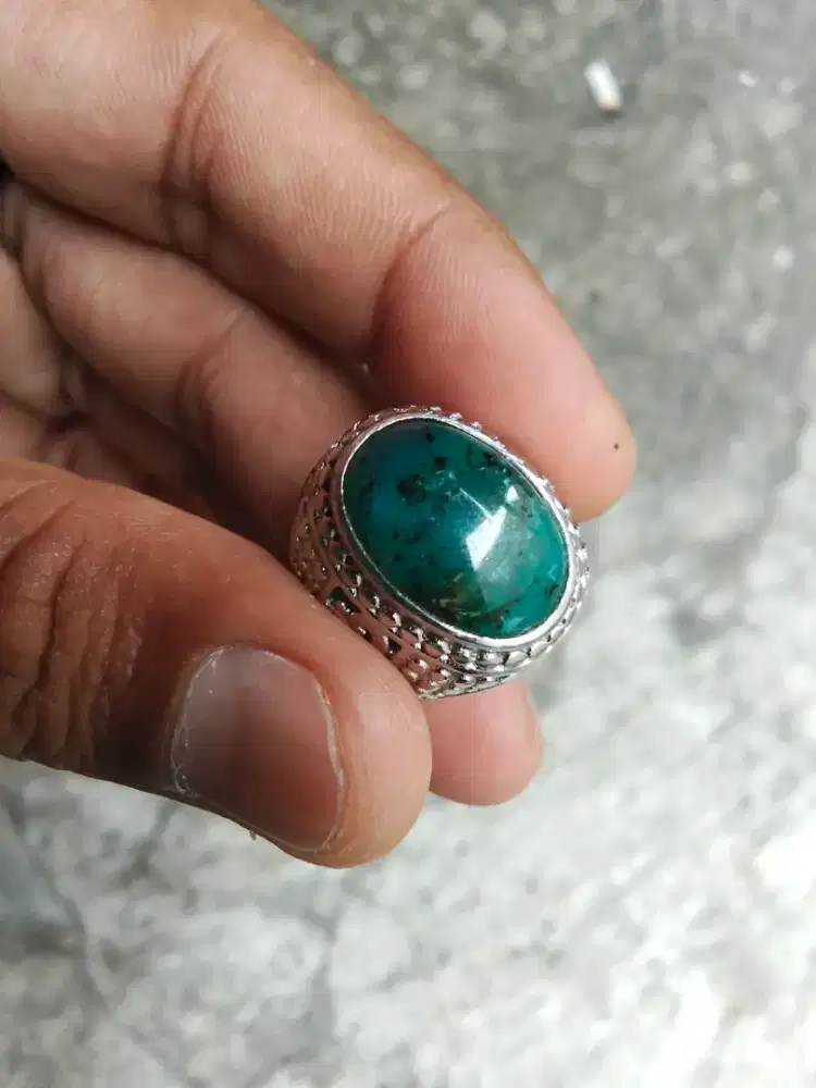 Bacan doko kantoran semi kristal