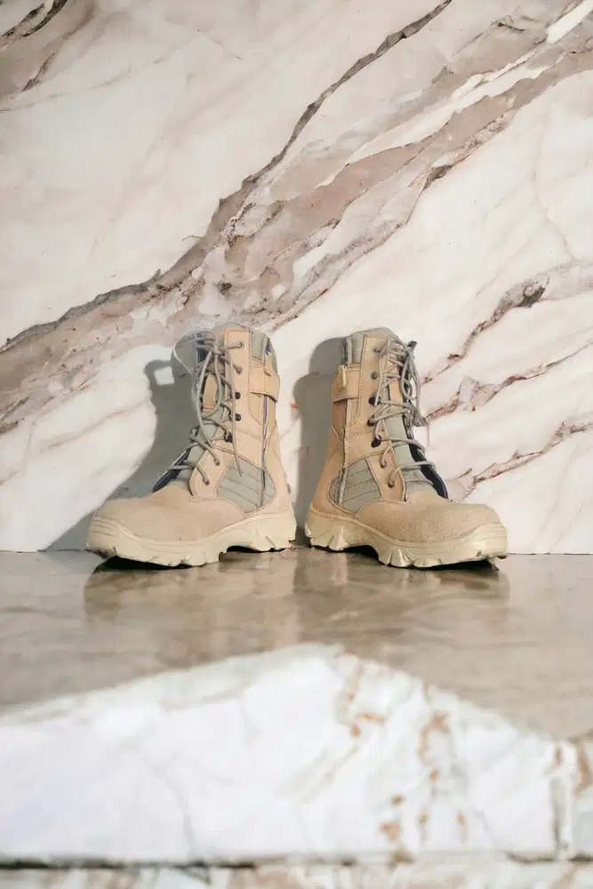 Stylish Sepatu safety ringan Kepanjen