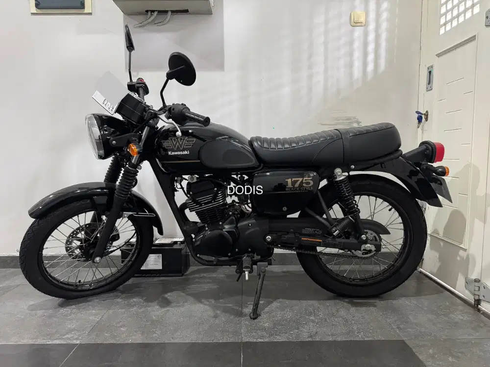 Kawasaki W175 Black Style model 2024