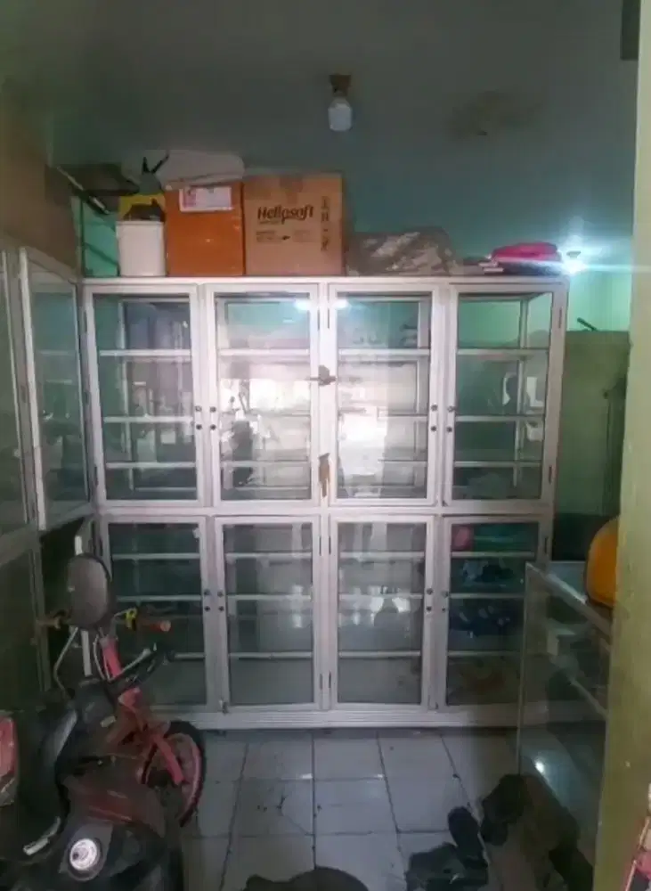 etalase murah cocok untuk sgla apapun