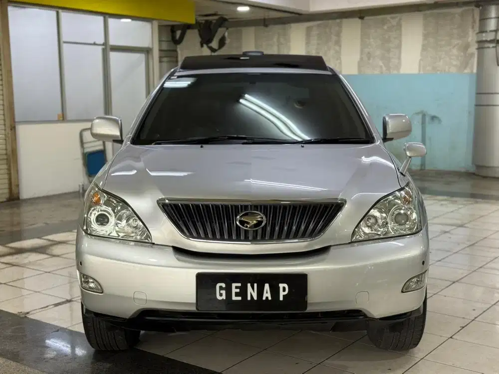 Harrier 2.4 L prem 2010 like new 2011