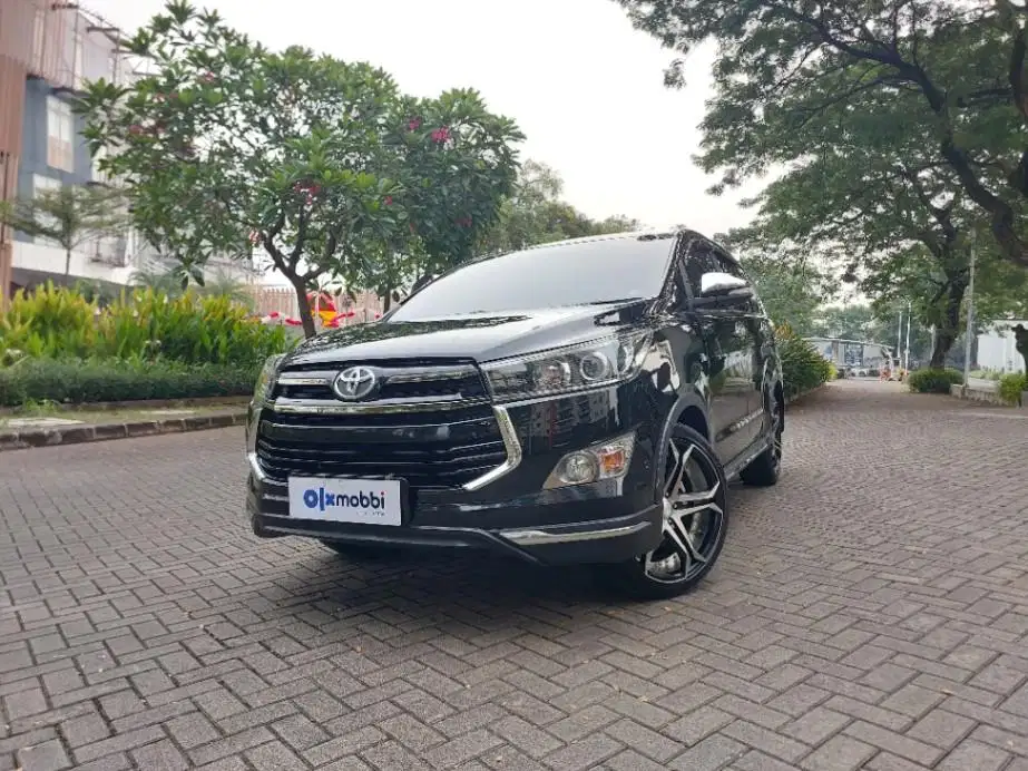 DP MURAH Toyota Kijang Innova 2.0 Venturer Bensin-AT 2017  CBOPB