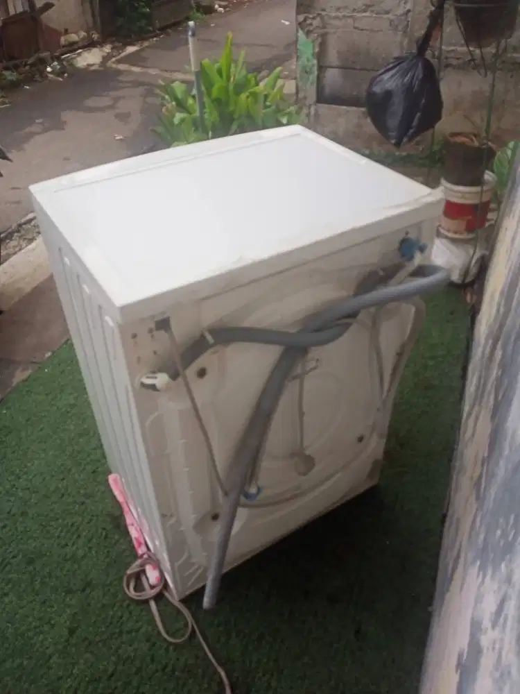 Dijual mesin cuci front loading merk Sharp
