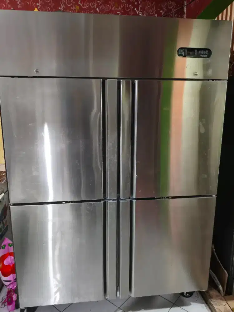 Freezer upright GEA 1200L